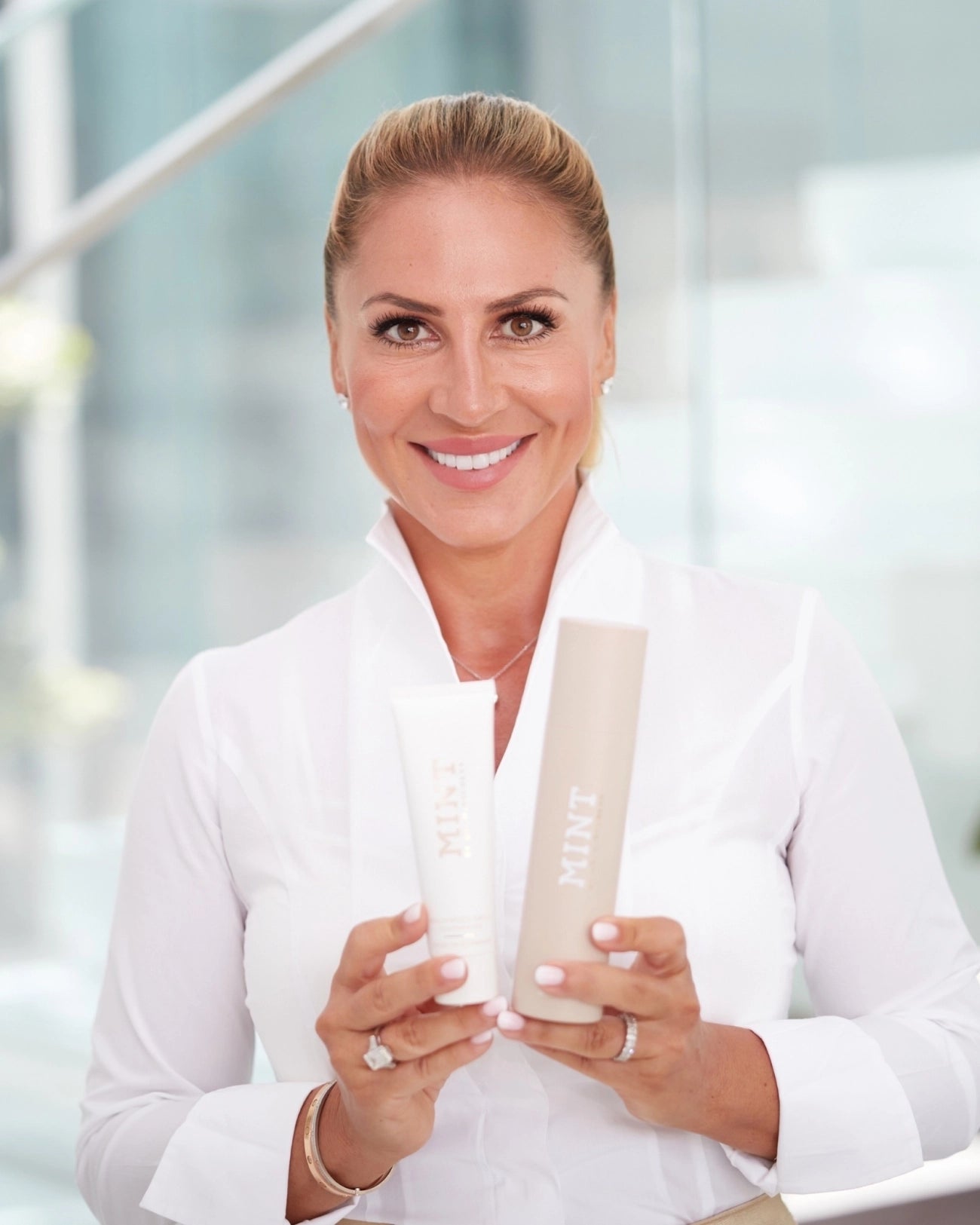 MINT HOLLYWOOD SMILE TOOTHPASTE + CLASSIC MOUTHWASH SET